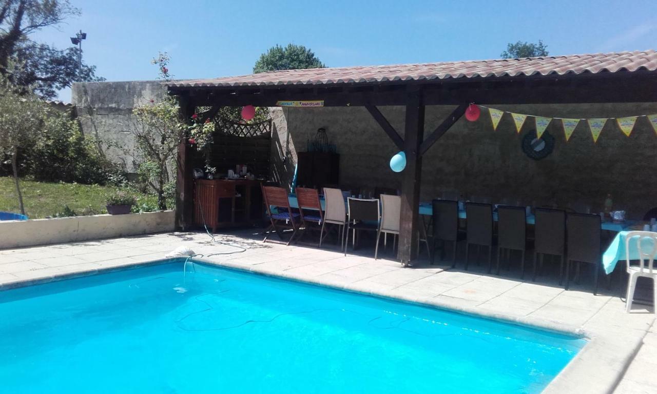 Bed and Breakfast Les Demeures De La Laigne Allas-Bocage Exterior foto
