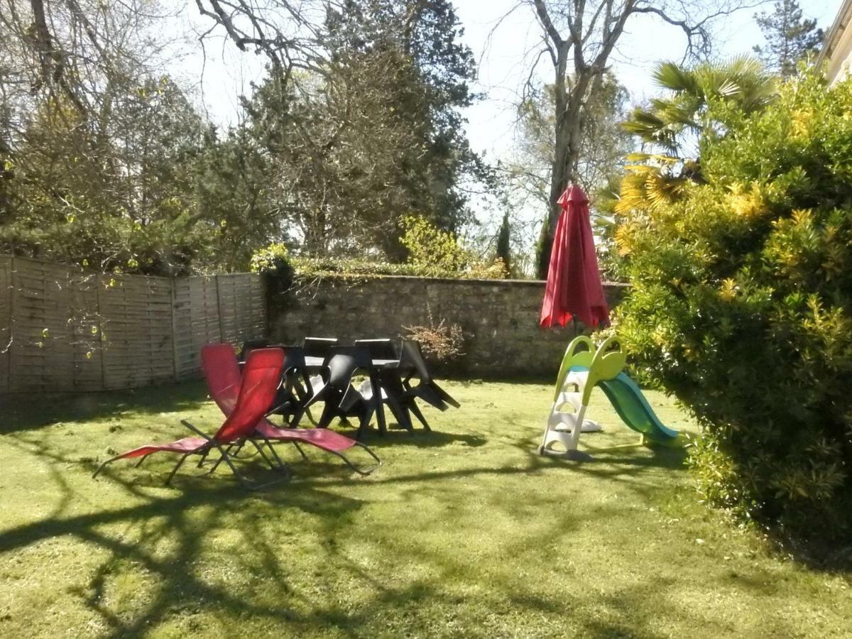 Bed and Breakfast Les Demeures De La Laigne Allas-Bocage Exterior foto