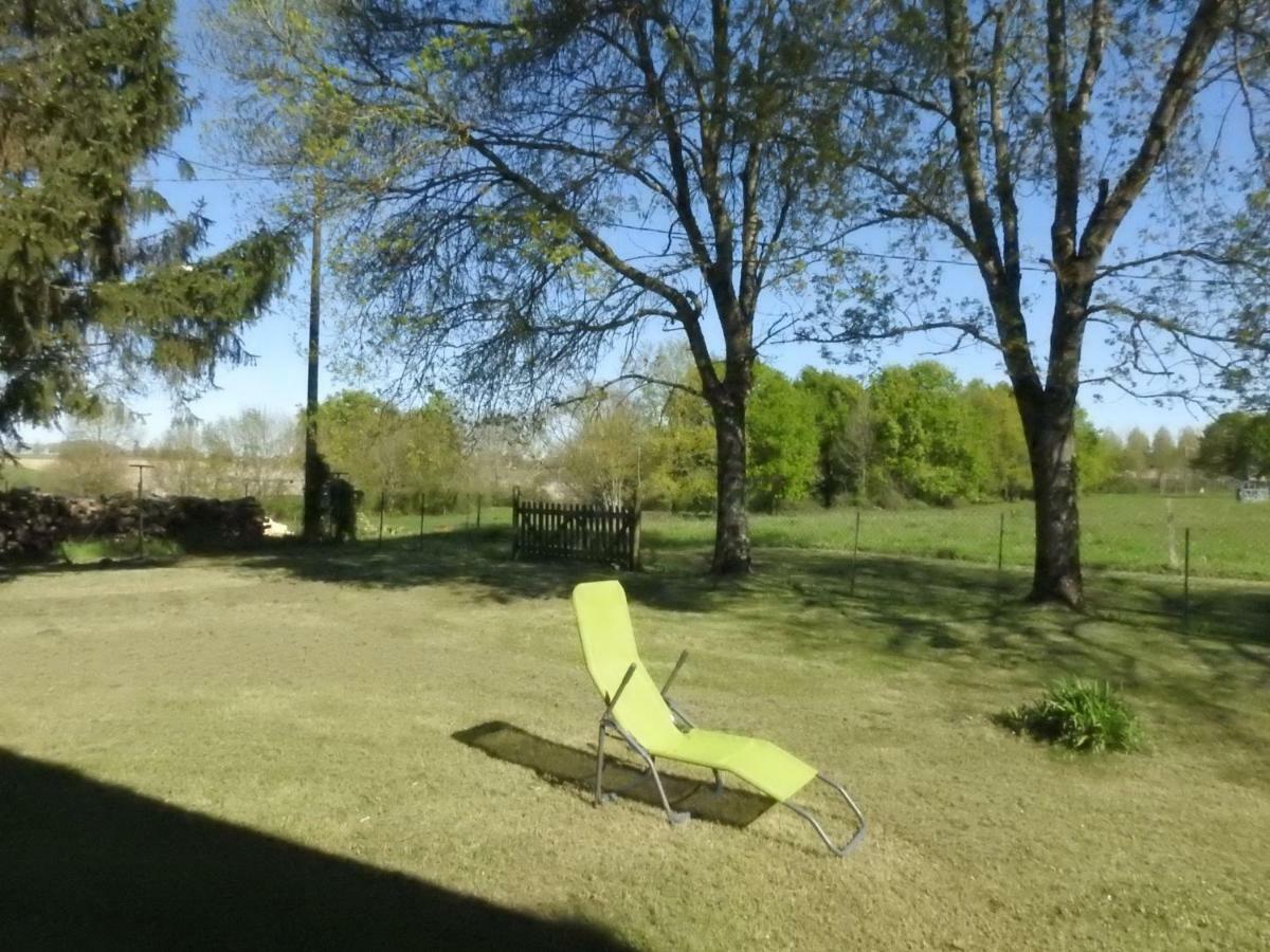 Bed and Breakfast Les Demeures De La Laigne Allas-Bocage Exterior foto
