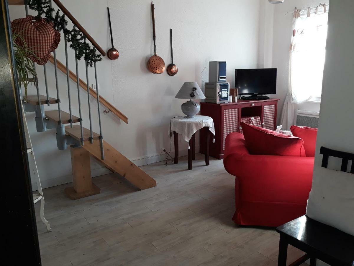 Bed and Breakfast Les Demeures De La Laigne Allas-Bocage Exterior foto