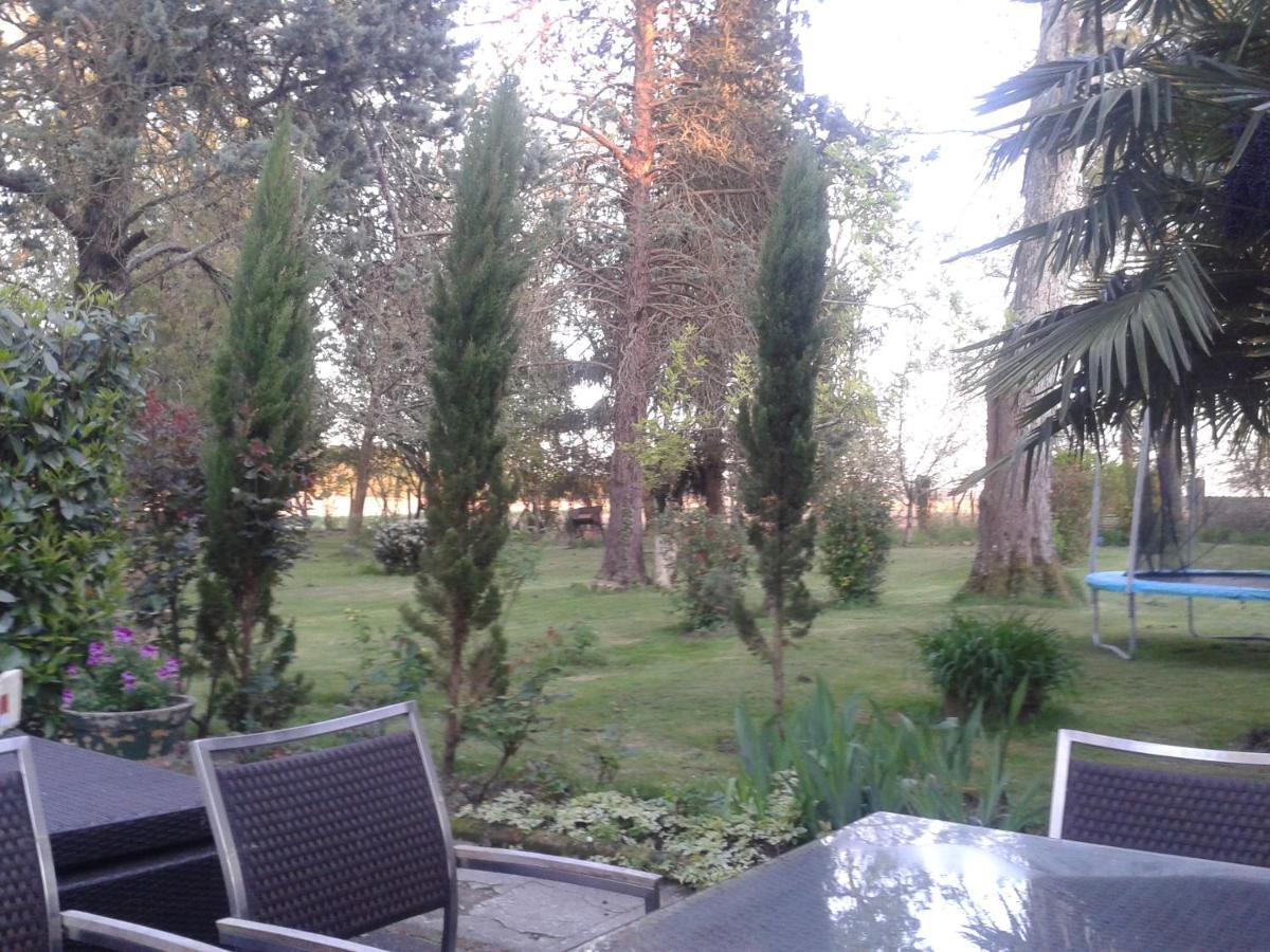 Bed and Breakfast Les Demeures De La Laigne Allas-Bocage Exterior foto